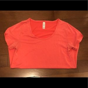 Lularoe Coral Classic T